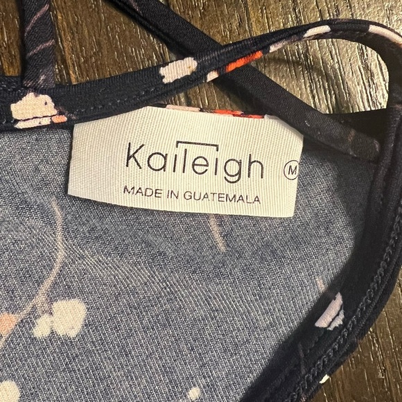 Stitch Fix Kaileigh criss cross back detail medium tank top - woman’s - Picture 2 of 6